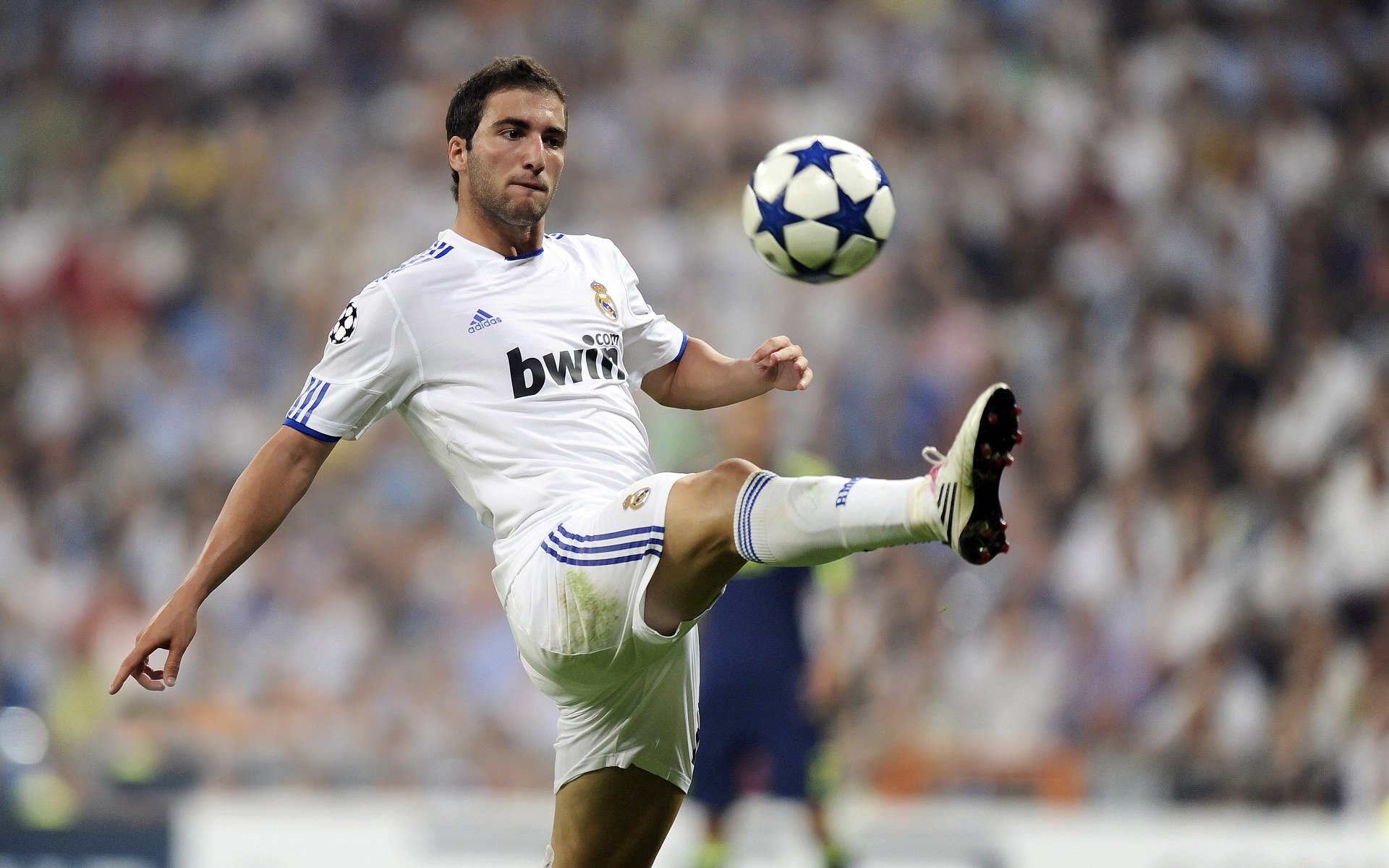 欧联杯上演世界排名争夺战焦点战，贝蒂斯淘汰赛过关莱比锡红牛，战术革命正当时